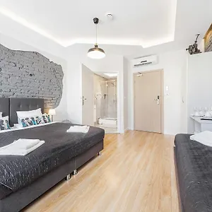 Six Suites, Old Town Aparthotel Gdansk